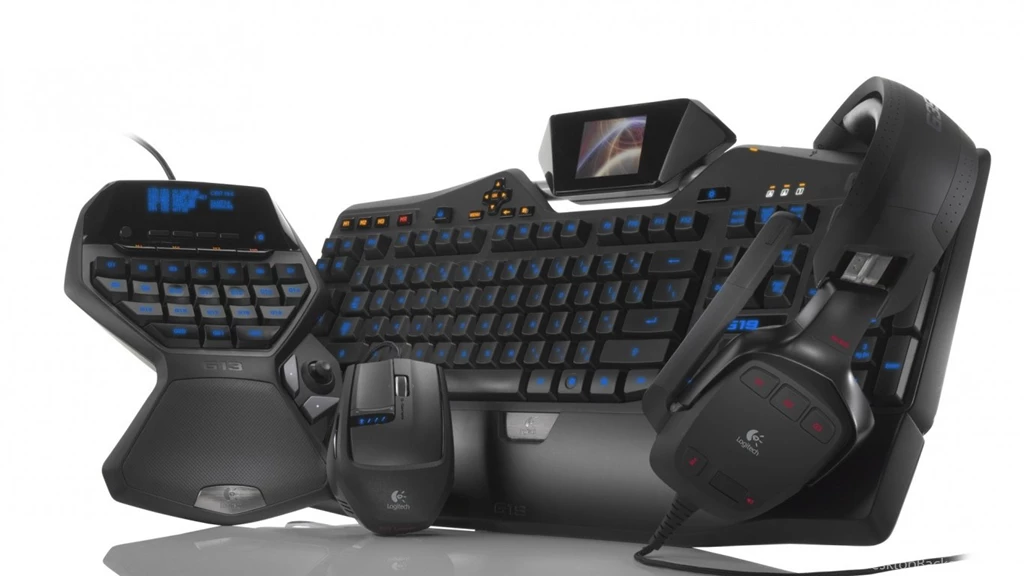 Download Wallpapers 1366x768 Keyboard, Game, Headphones, Mouse, PC ...