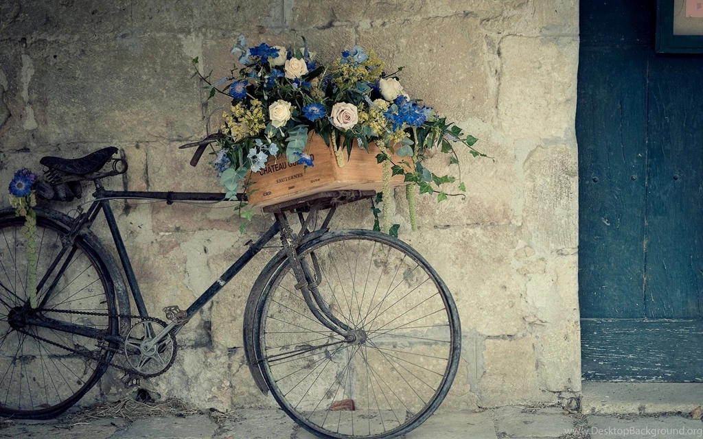 Vintage Bicycle Wallpaper.