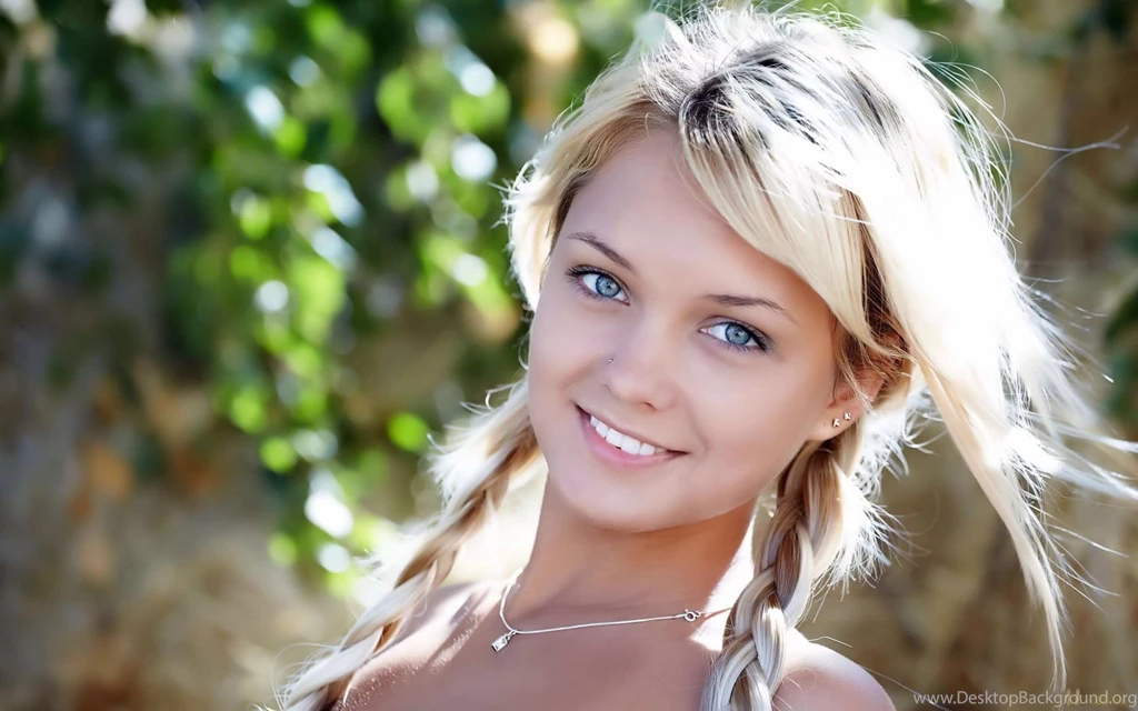 Beautiful Girls 5 Cool Wallpapers   XDwallpaper.com