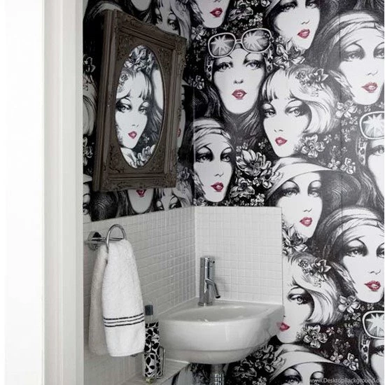 Quirky Wallpapers Bathroom