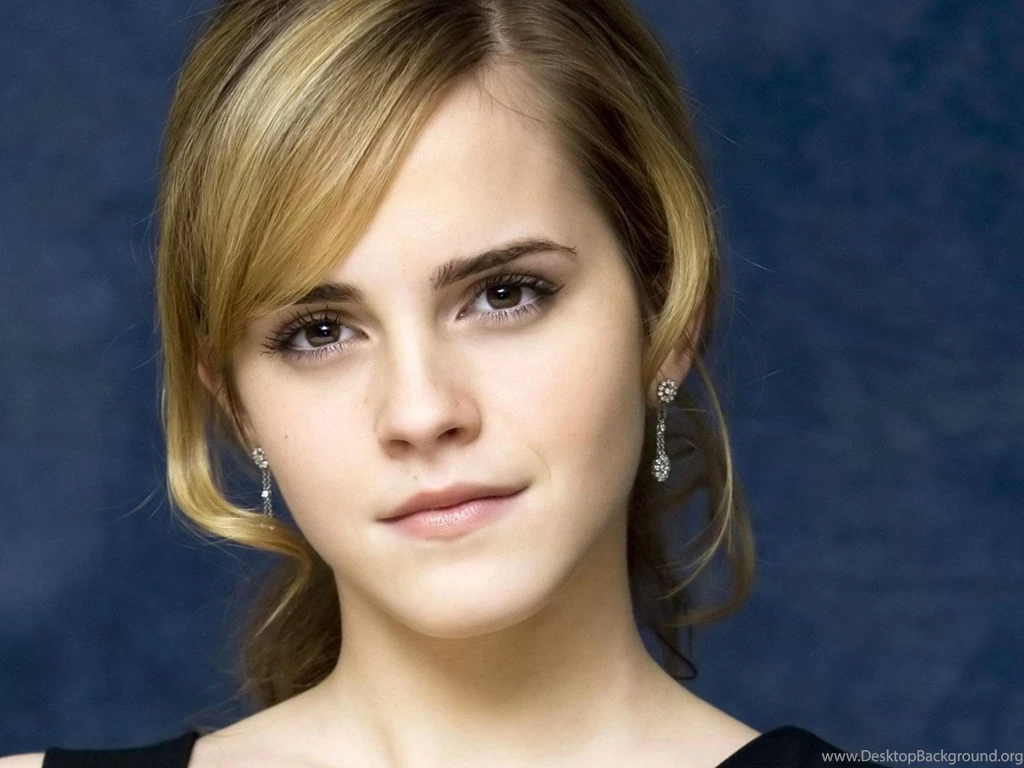 Emma Watson Beautiful 2009 Wallpapers