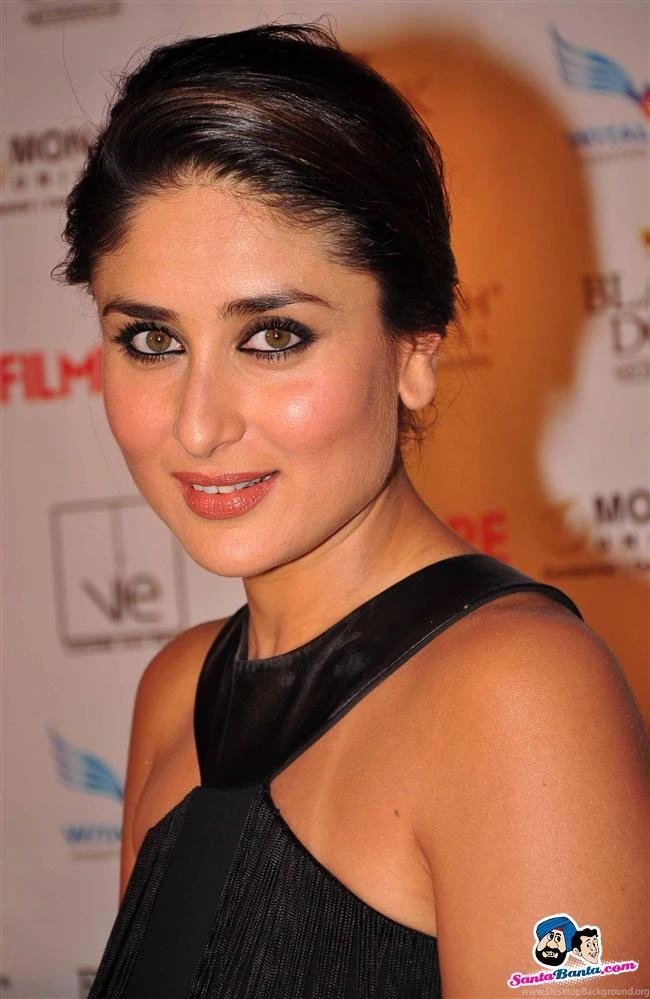 Kareena Unveils Latest Filmfare    Kareena Kapoor Picture