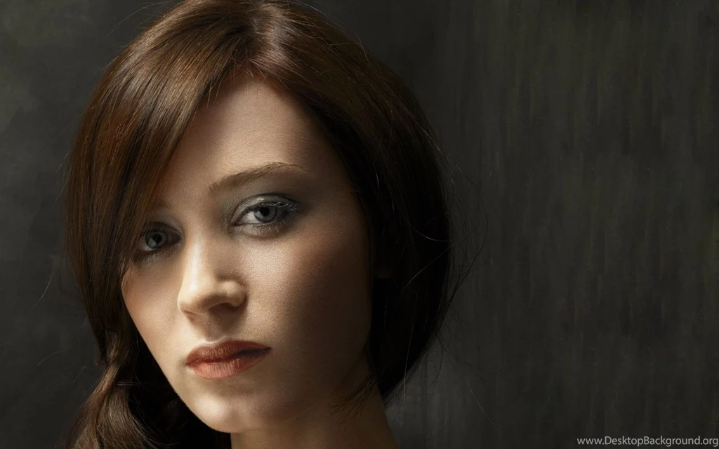 Emily Blunt Wallpapers