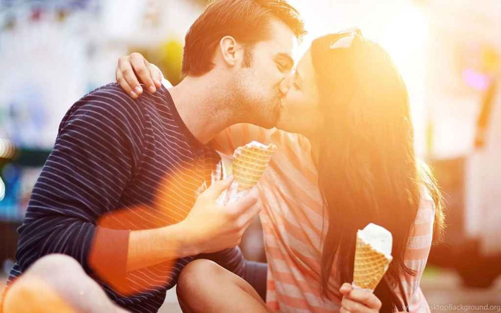 Romantic Couple Kissing Hd Wallpapers Navut Blog