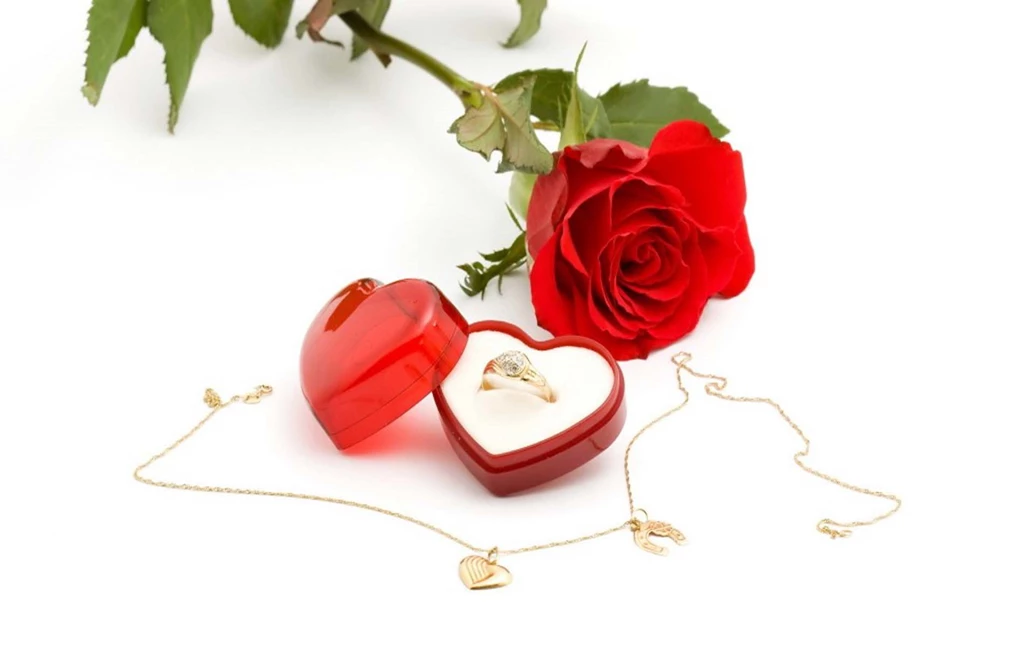 Red rose flower and ring nice super images.jpg