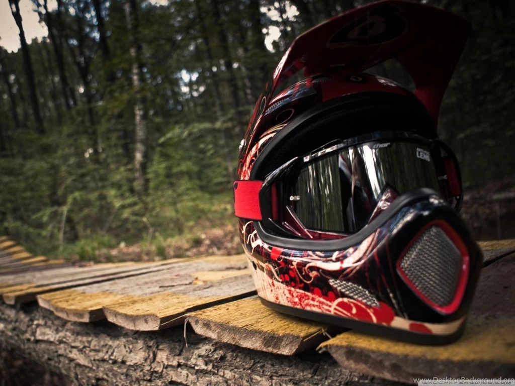 DH Helmet HD Desktop Wallpapers : Fullscreen : Mobile
