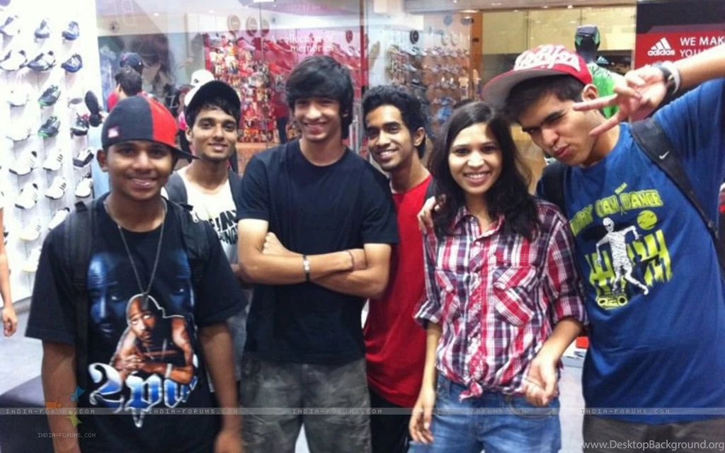 The D3 Cast Goes Shopping (200644) : Dil Dostii Dance