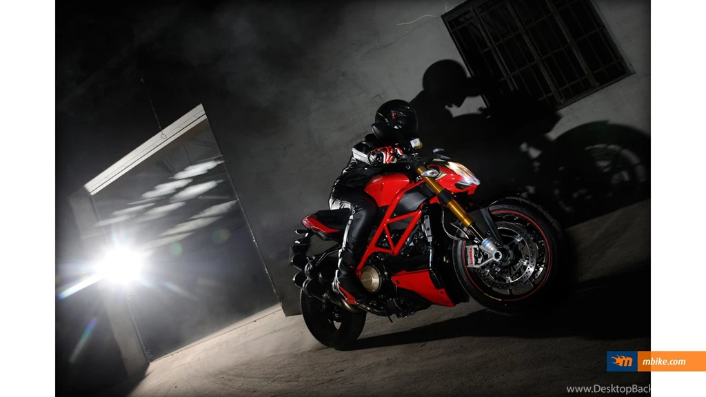 2011 Ducati Streetfighter S Wallpapers   Mbike.com