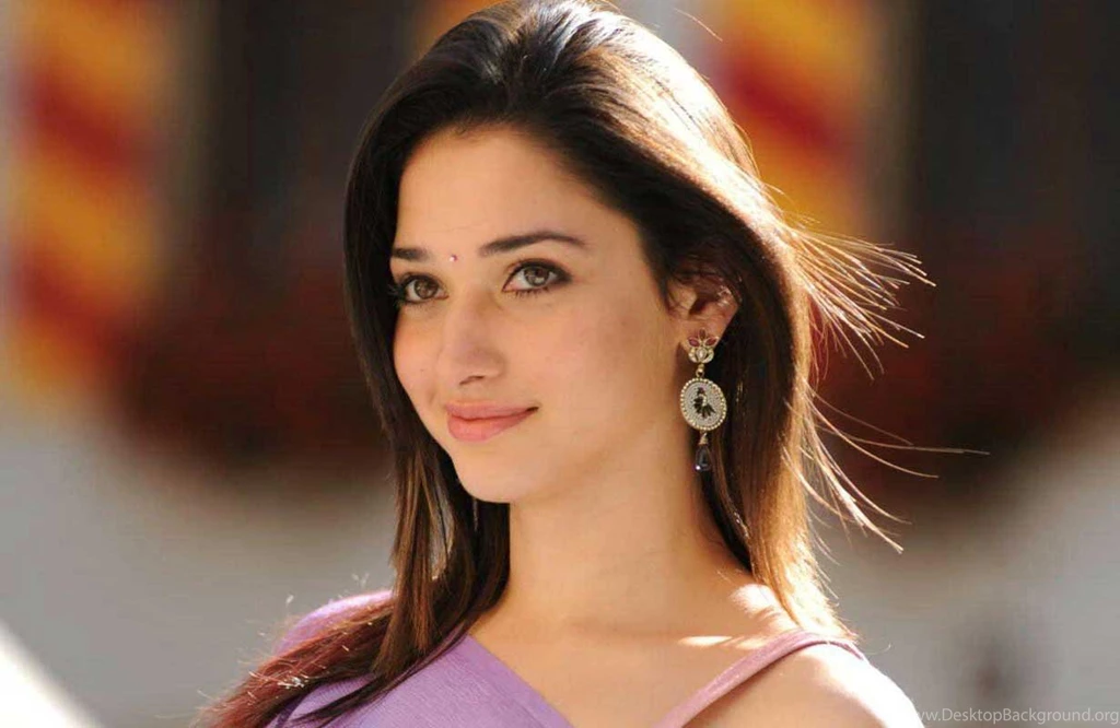 Hot In Saree Tamanna Bhatia Hd Wallpapers