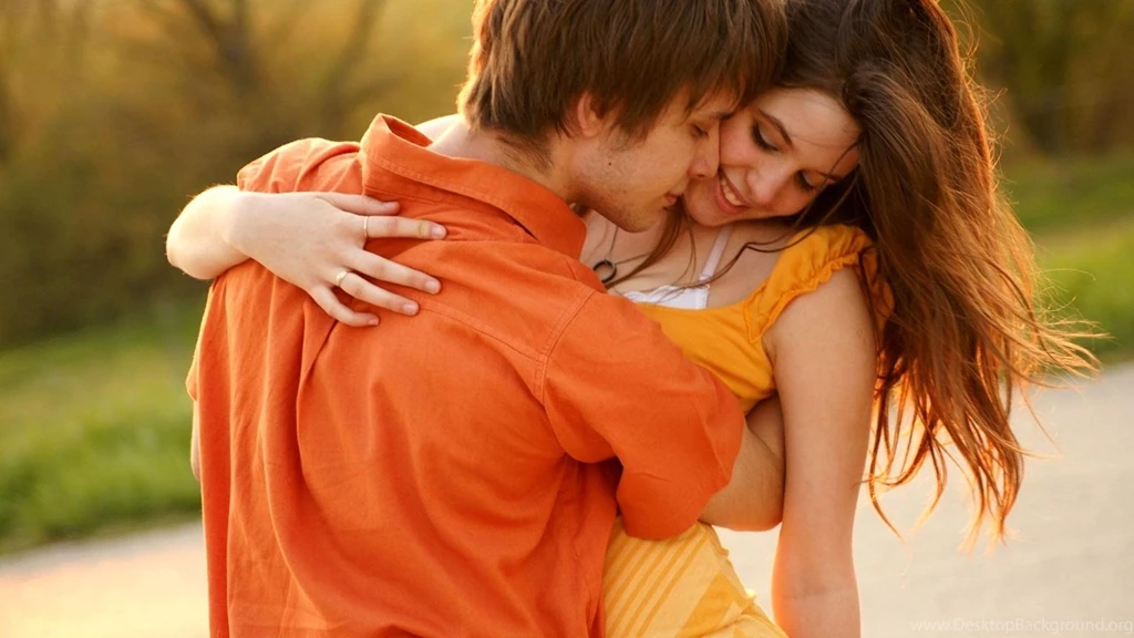 Love Hug Wallpapers HD Pictures
