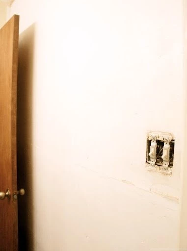 Monica Wants It: A Lifestyle Blog: How To Easily Remove Wallpapers ...