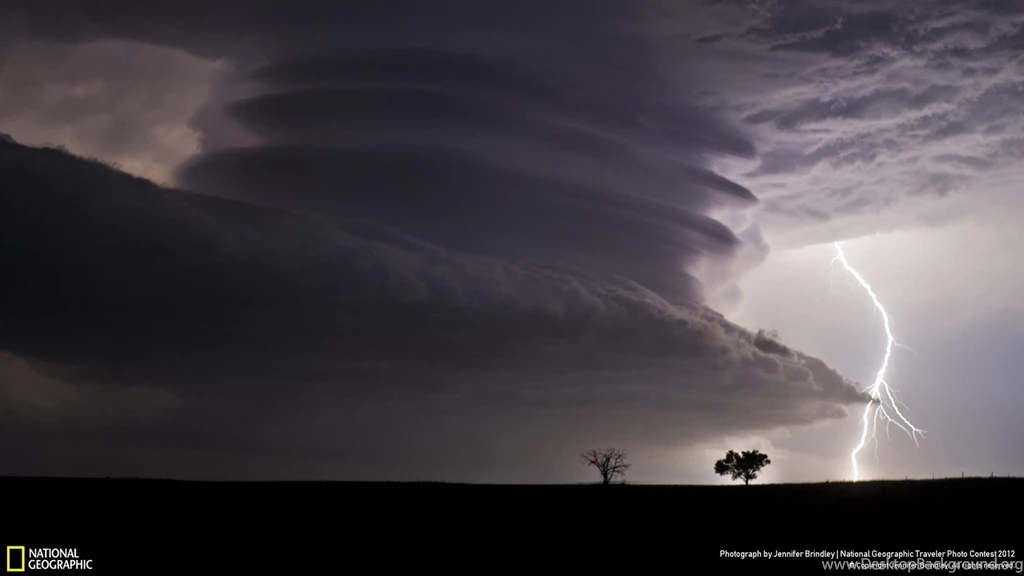 Stacked Supercell With Lightning National Geographic 1530291