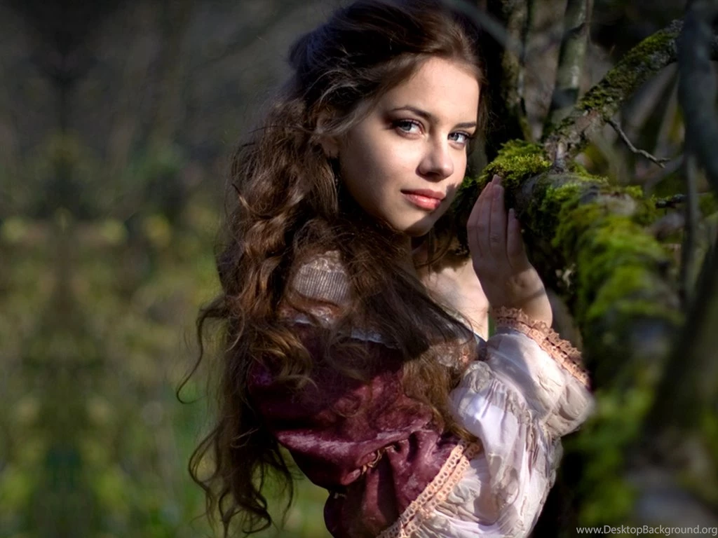 Beautiful Girls HD Wallpapers Free Download