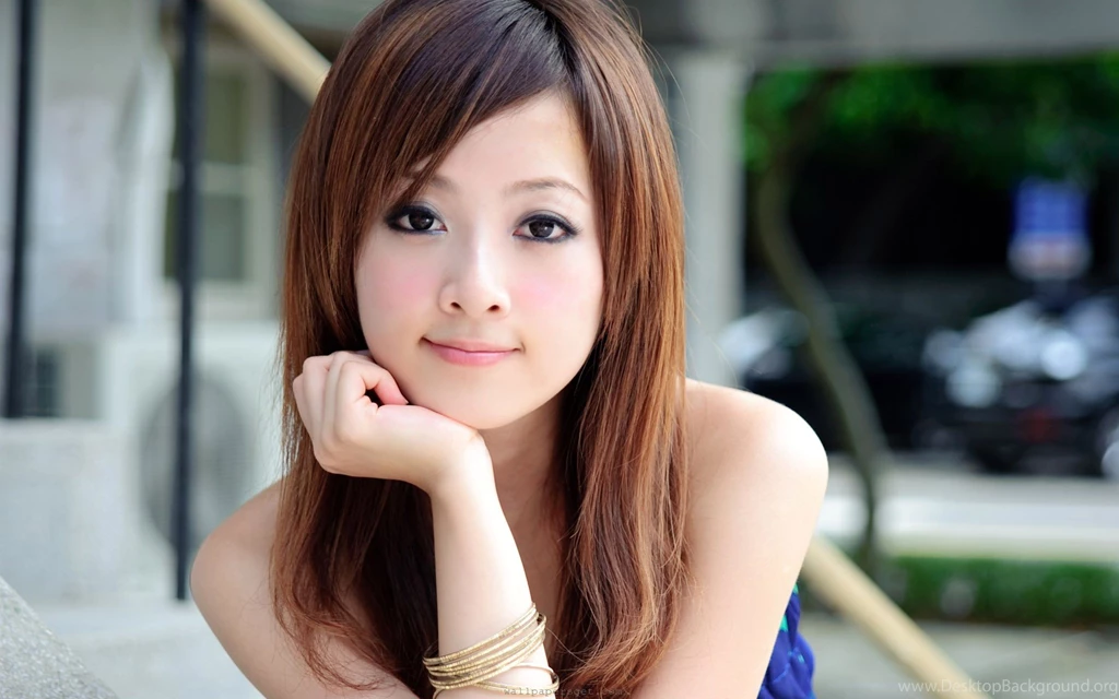 Unique & Stylish Girl Photo For Dp