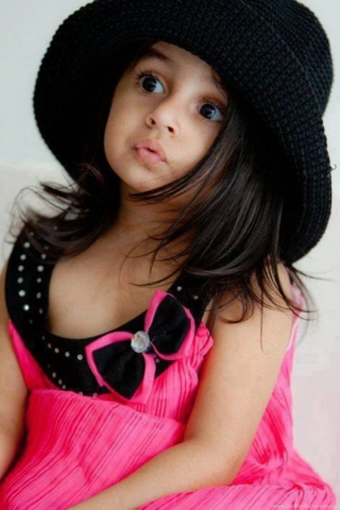 Cute Girls Wallpapers WI17