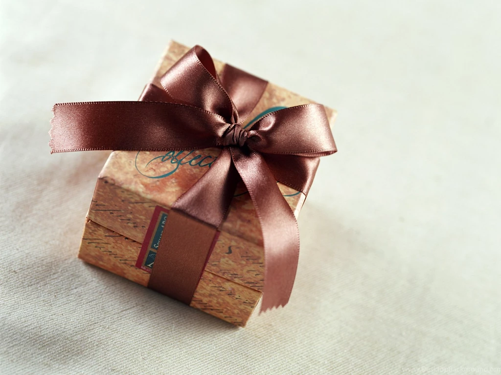 Birthday Gift HD Wallpaper.jpg