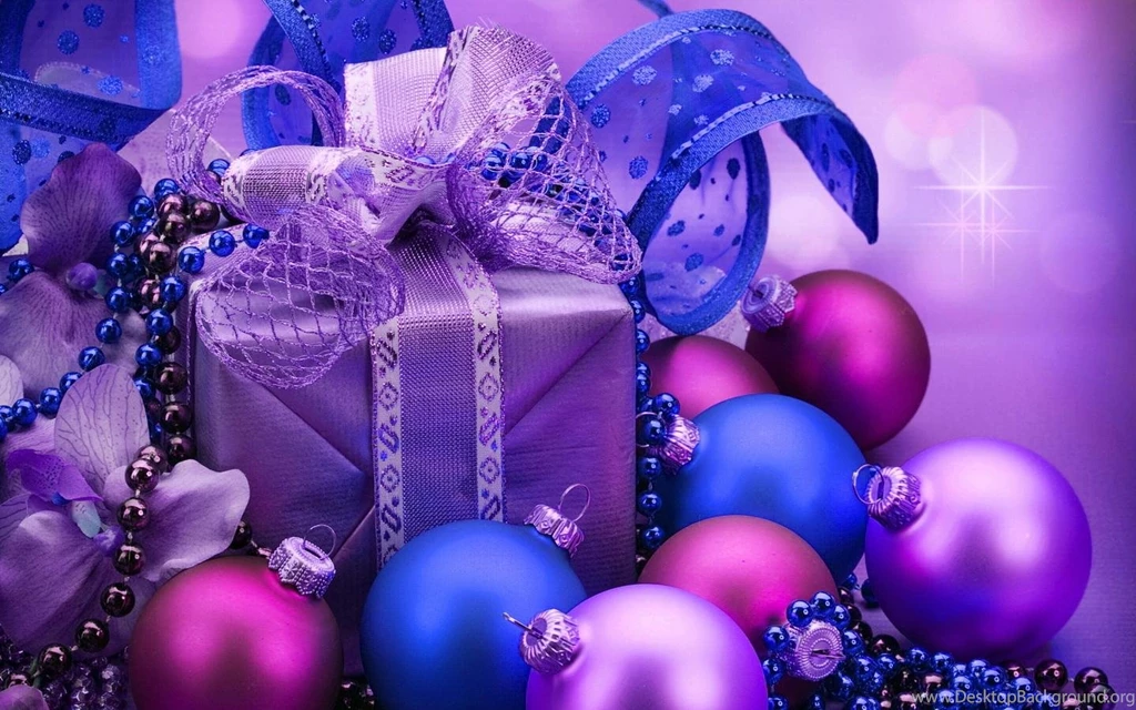 CHRISTMAS GIFTS WALLPAPER (
