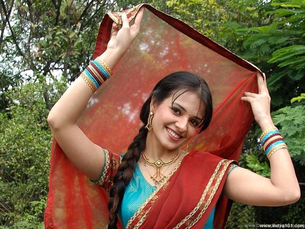 Saloni Aswani Wallpapers
