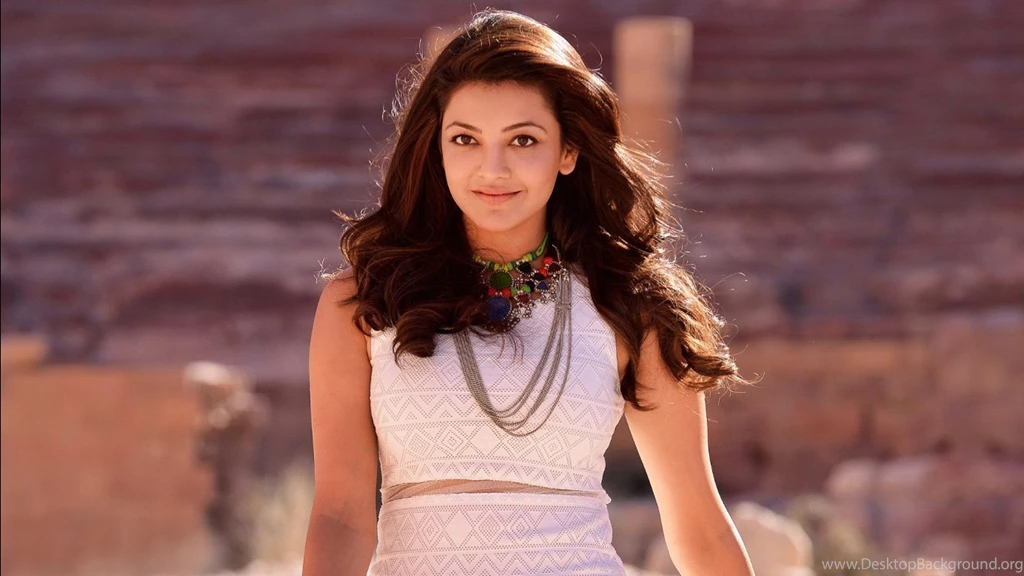 Bollywood Actress Kajol Agarwal Wallpaper HD 2015.jpg