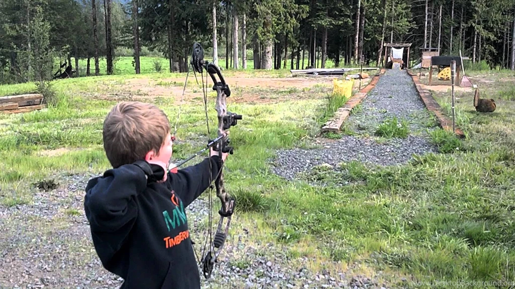 Hunter Shooting His Hoyt Ruckus At 50yds YouTube