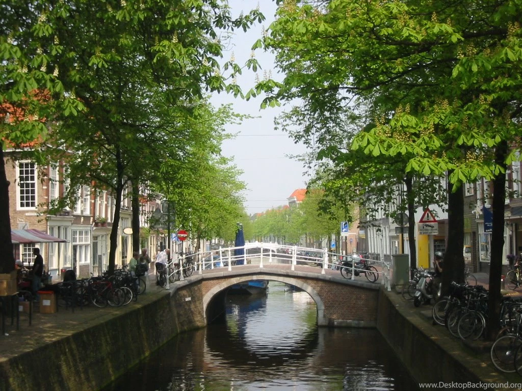 Canal Of Delft The Netherlands Wallpapers