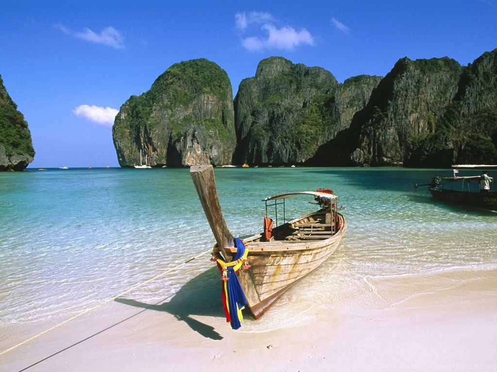 Boat On The Beach, May Bay, Phi Phi Island, Thailand HD Wallpapers