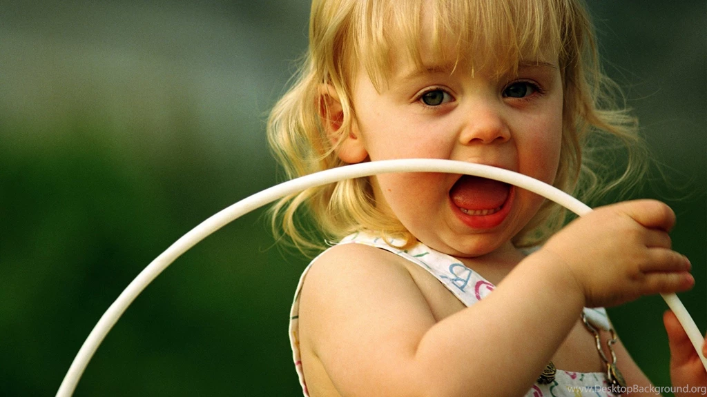 Cute Girl Wallpapers