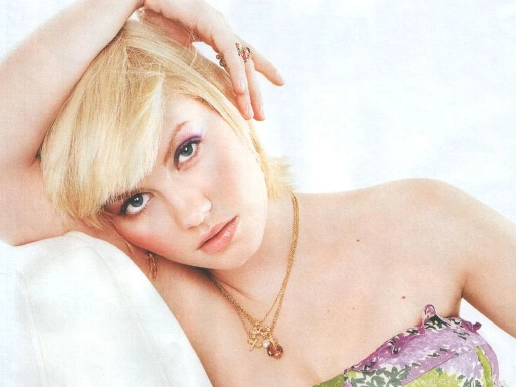 Elisha Cuthbert Gossip ~ 6 k Pics James Franco Smile Blogspot