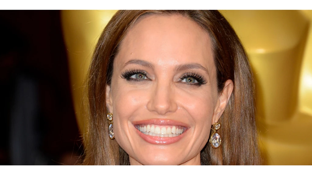Download 4K Angelina Jolie Wallpapers