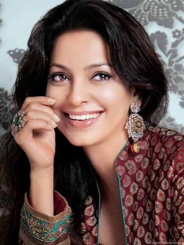 Juhi Chawla Beautiful HD Wallpapers