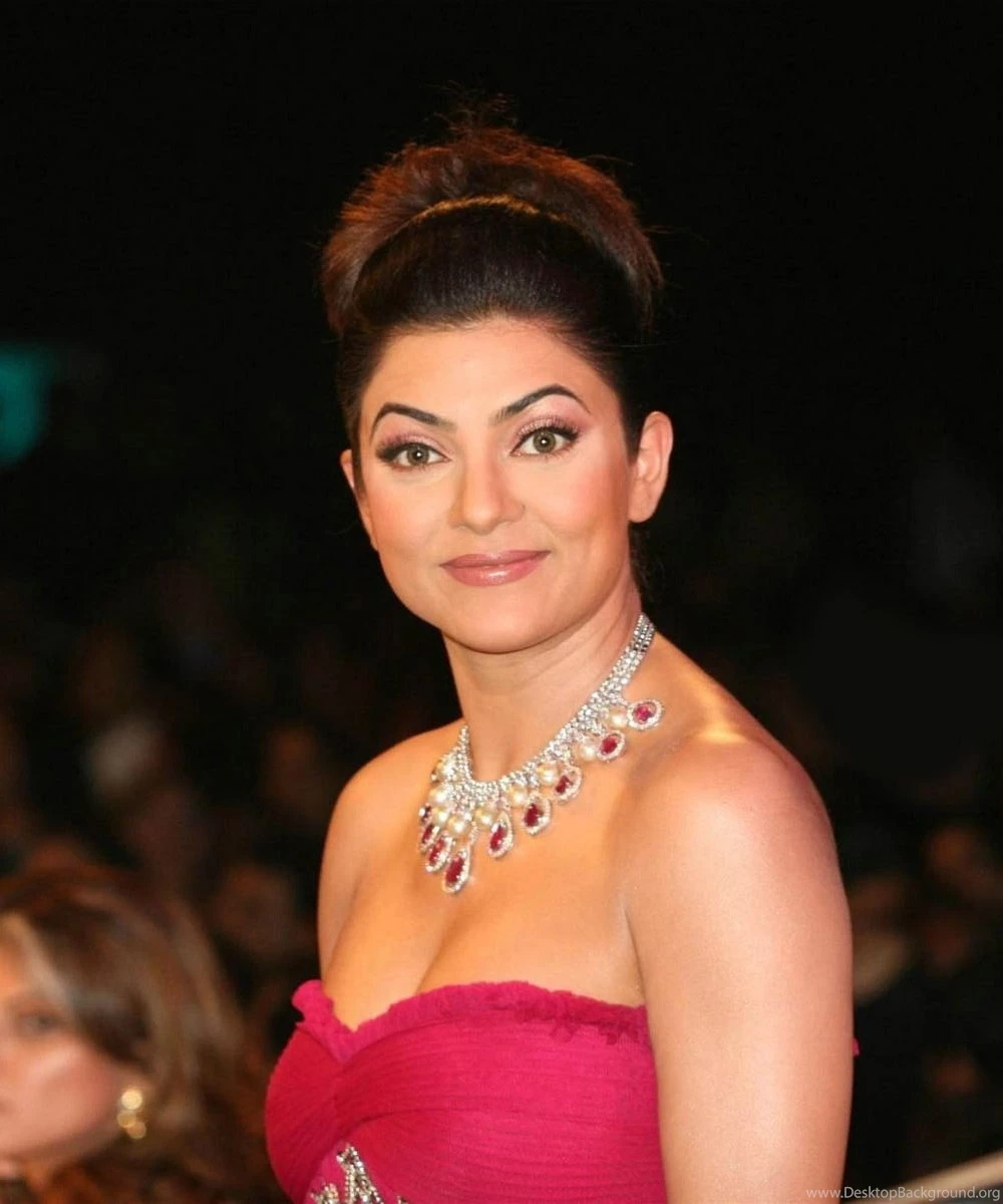 Juhi Chawla Hot Hd Wallpapers