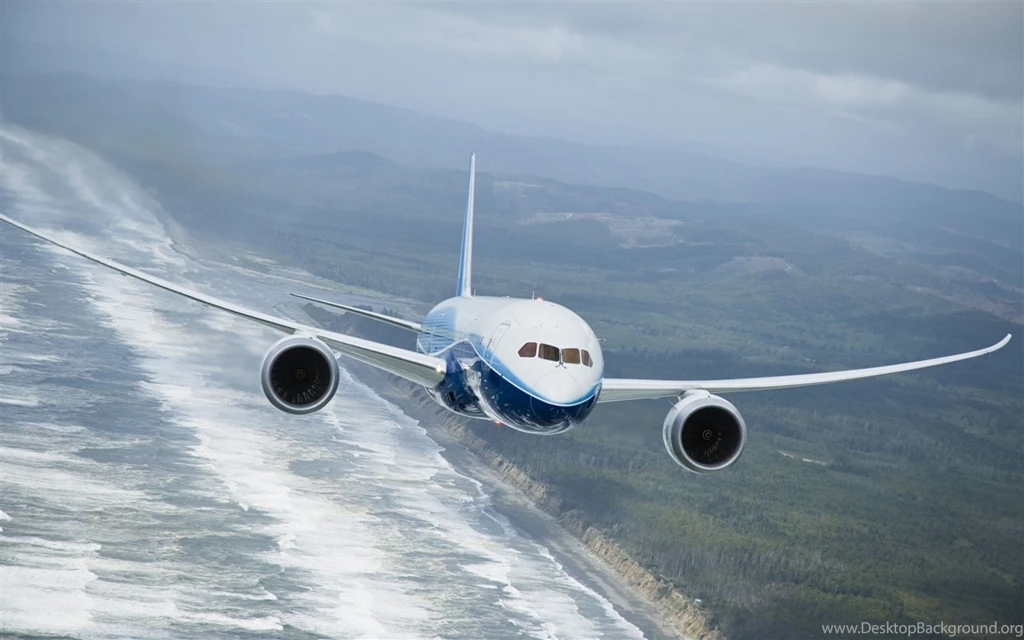 Boeing 787 Dreamliner Flying Wallpapers