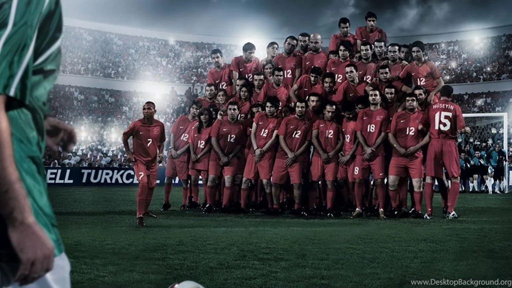 Football Players Sports Wallpapers For Desktop And Mobile