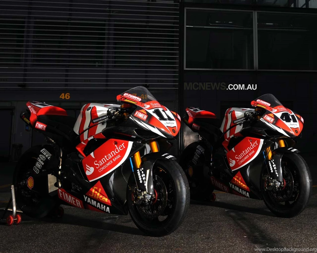 Yamaha R1 SuperBike Wallpapers