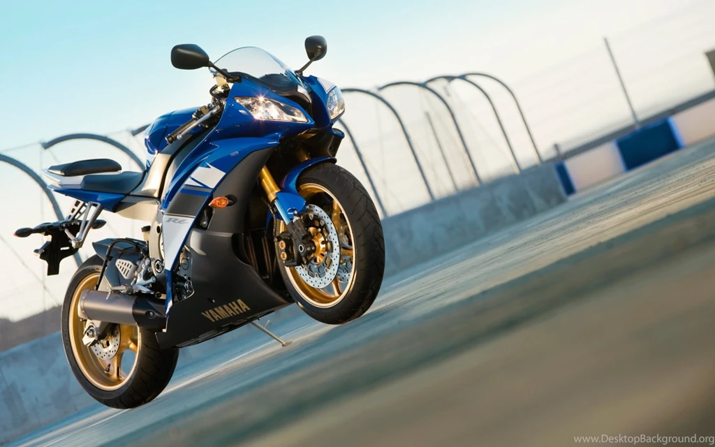 Yamaha R6 Superbike Wallpapers
