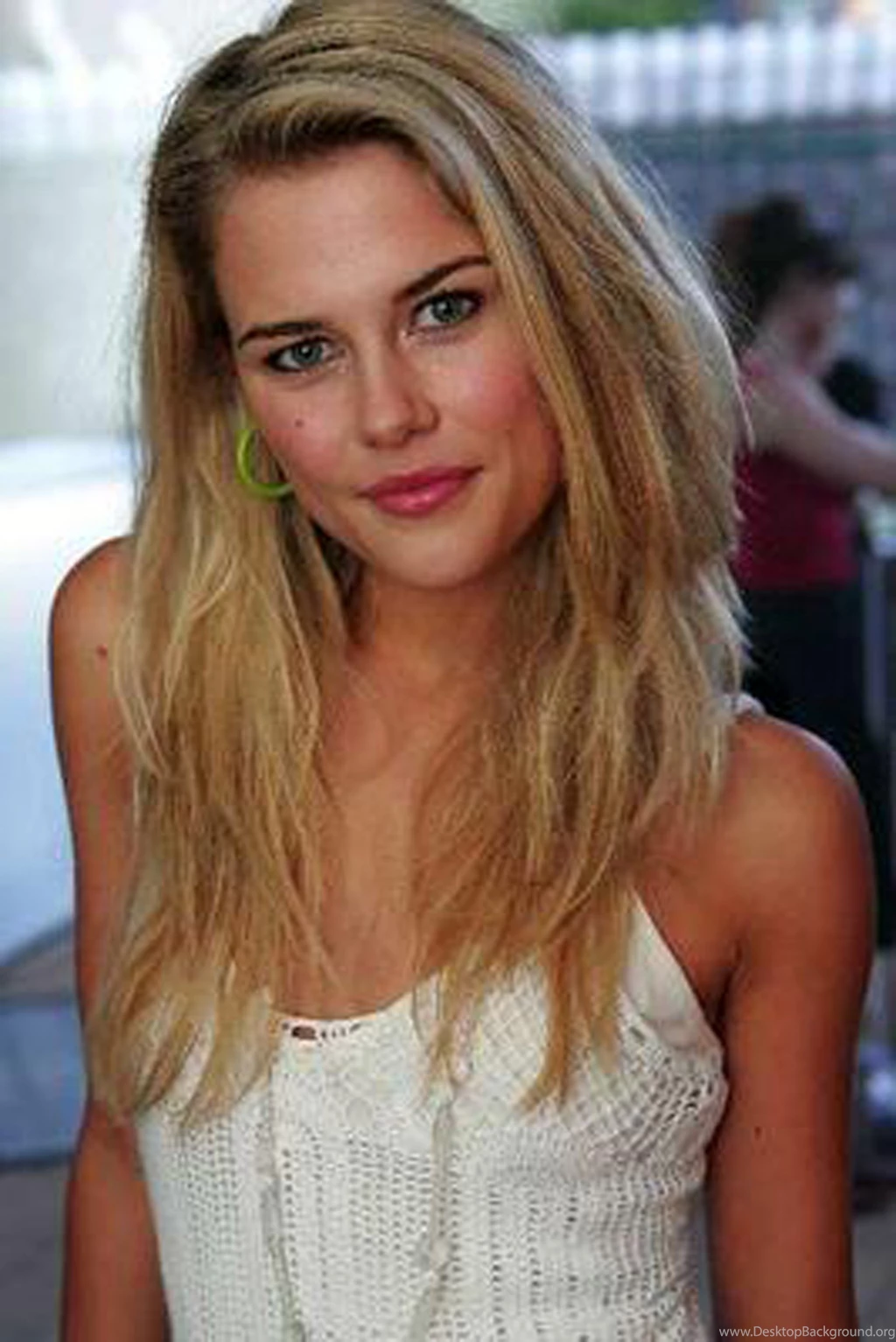 Rachael Taylor HD Wallpapers Of High Quality Download