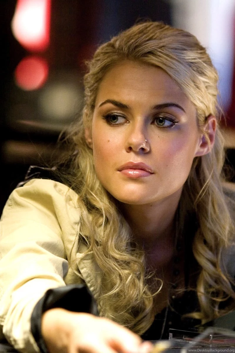 Rachael Taylor   Picture Colection