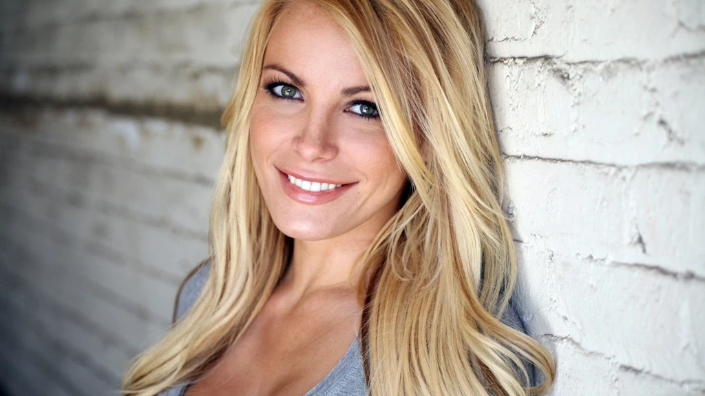 Download Wallpapers Crystal Harris, Crystal Harris, Girl, Smile ...