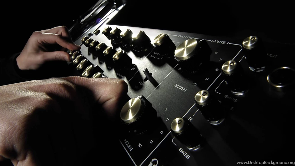 Console dj_00427714.jpg