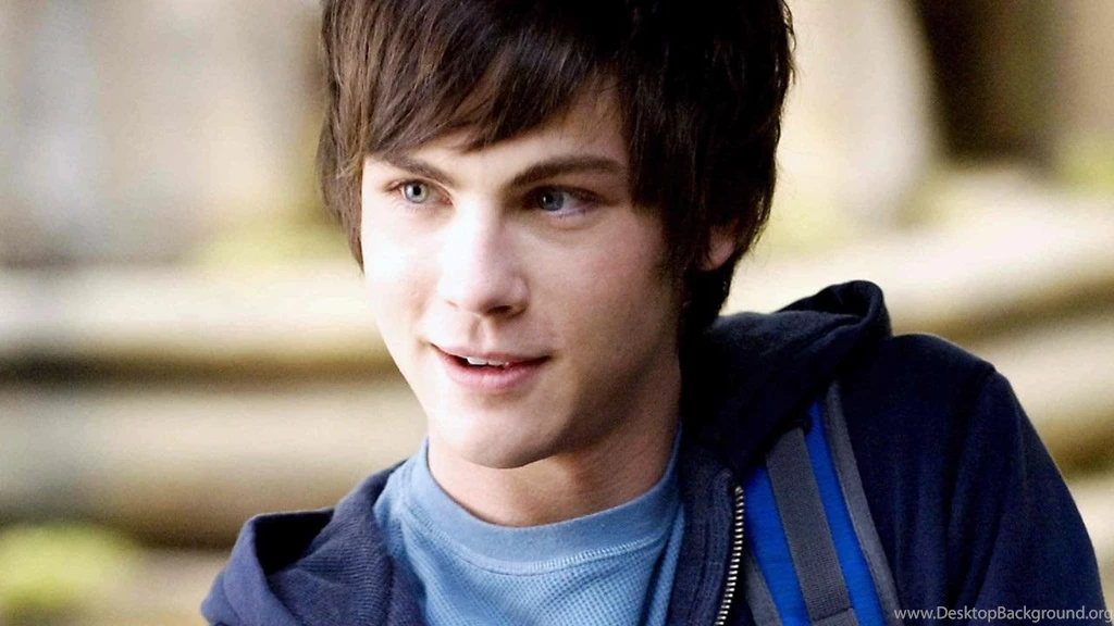 1280x720px Logan Lerman