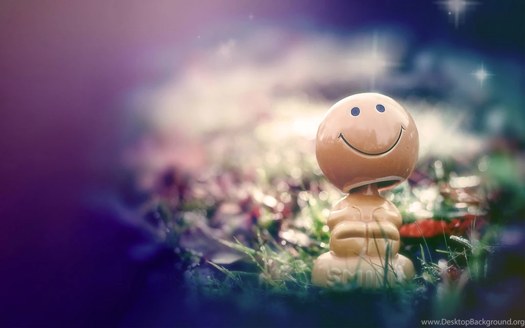Ceramic Smiley Toy Wallpapers Auto Desktop Backgrounds