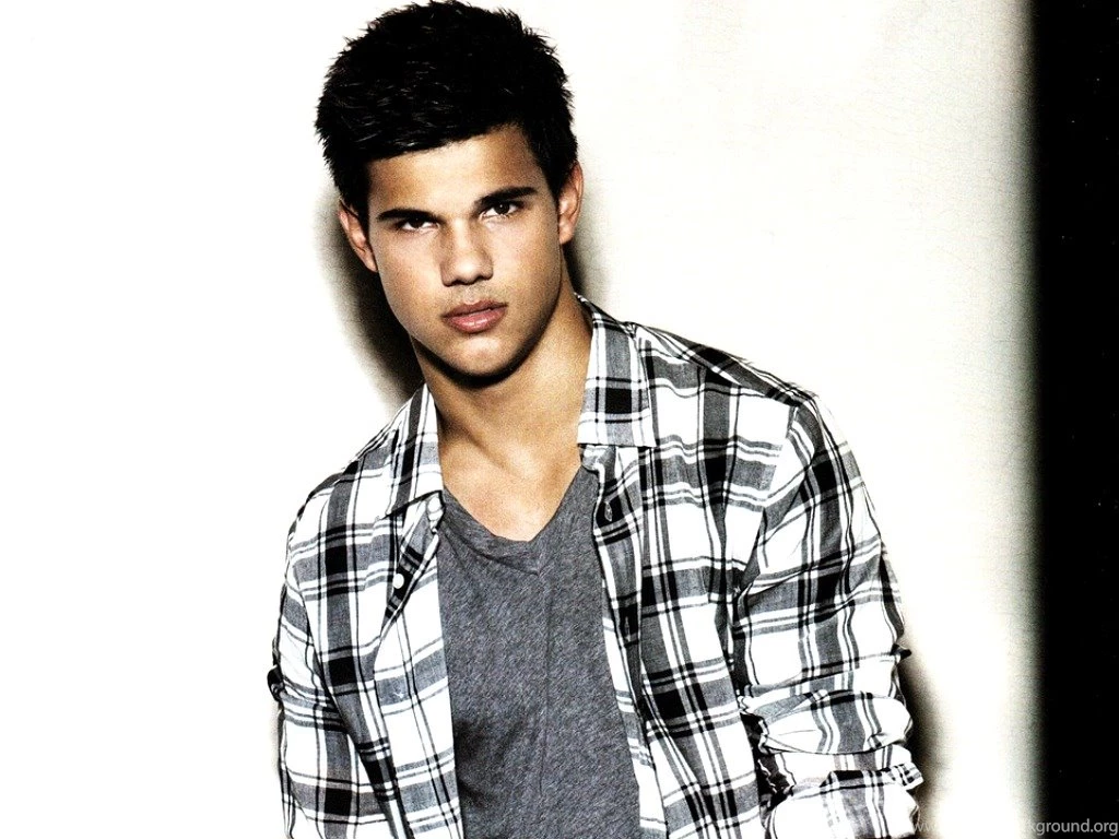 Hottest Male Celebrity Taylor Lautner Pics