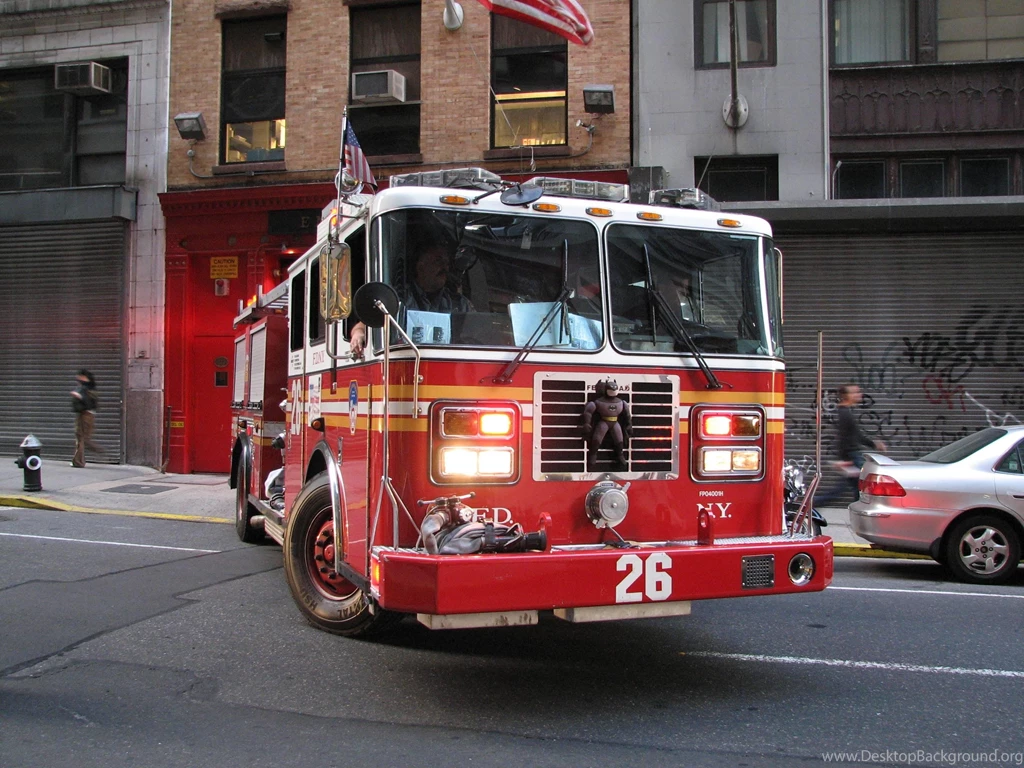 2 Ferrara Fire Truck Wallpapers Ferrara Fire Truck Backgrounds ...