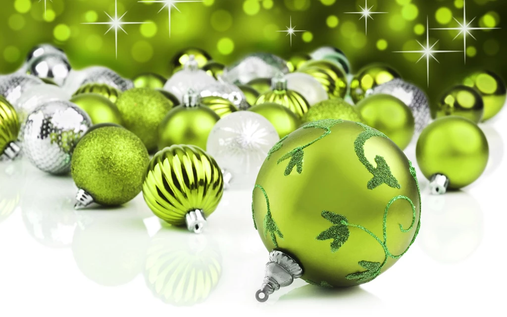 Green Christmas Balls Wallpapers And Images   Wallpapers, Pictures ...