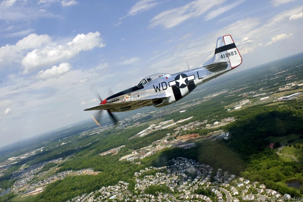 P51 MUSTANG GLAMOROUS GAL WALLPAPER   (