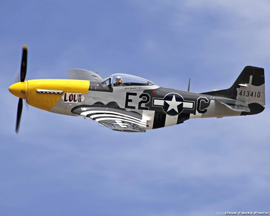 P51 MUSTANG LOU IV WALLPAPER   (