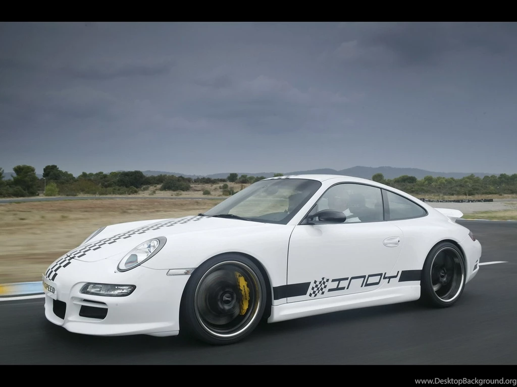 PORSCHE FAST CAR WALLPAPER (