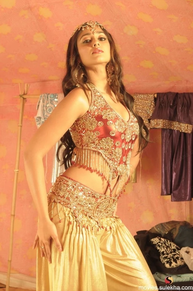 Ileana Telugu Wallpaper, Ileana Desktop Picture, Ileana Posters ...