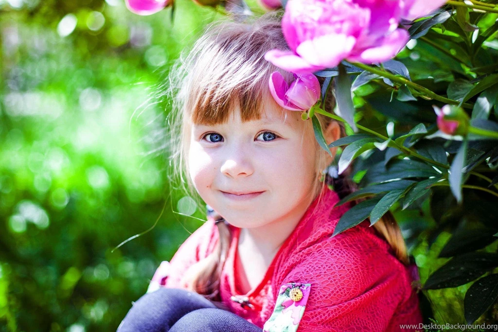 Cute baby girl in pink dress wallpapers wear.jpg