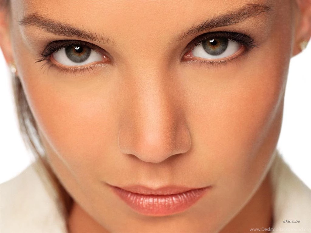 Download Katie Holmes Wallpapers 1024x768